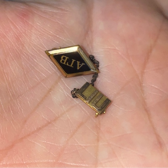 MACO GF Gold Filled ATB LIU Sigma Fraternity Sorority Pin VINTAGE - Picture 4 of 5